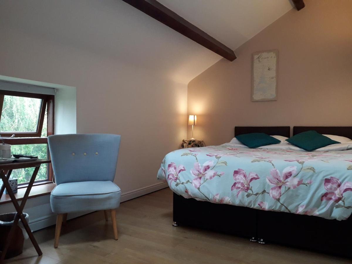 Brook Barn B&B Hale  Eksteriør bilde